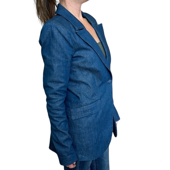 Good American Denim Blazer in True Blue Classic Business Minimalist 2 - Picture 5 of 17
